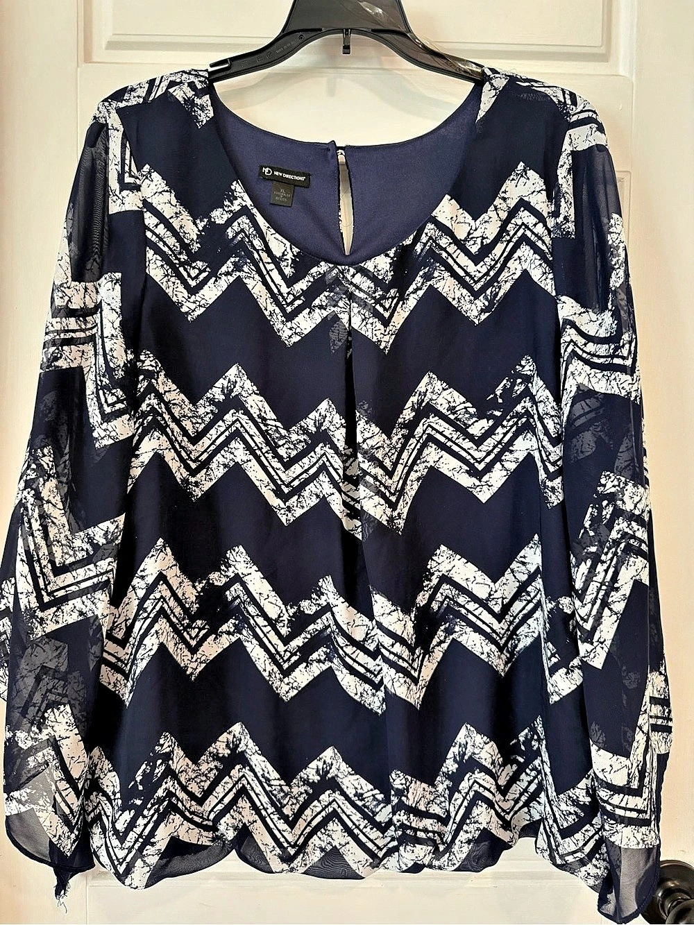 New Directions Women's Geometric Blouse in Blue & White Size XL